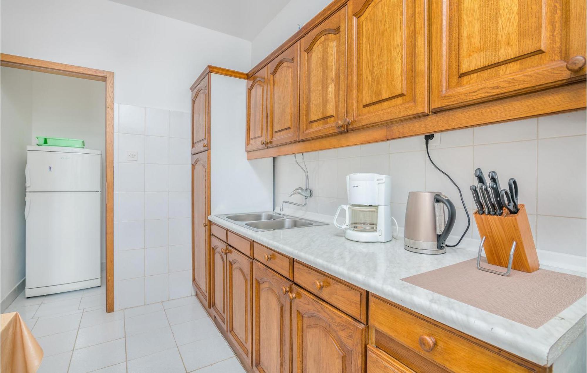 Stunning Apartment In Malinska With Kitchen Zewnętrze zdjęcie