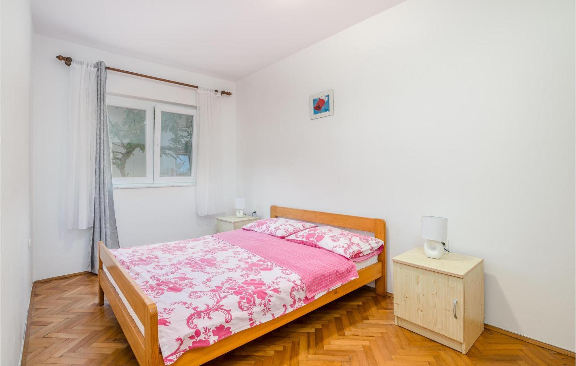 Stunning Apartment In Malinska With Kitchen Zewnętrze zdjęcie