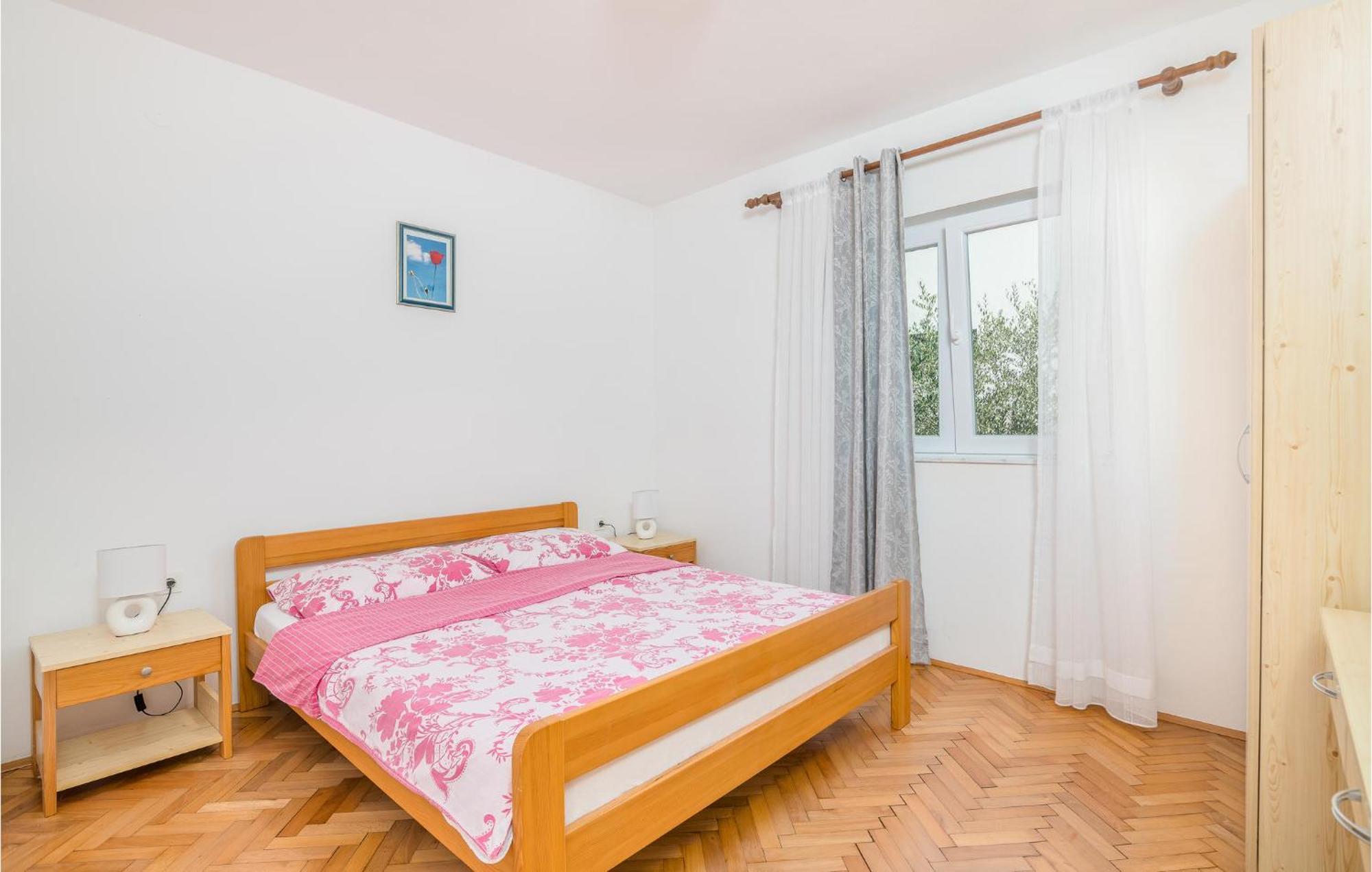 Stunning Apartment In Malinska With Kitchen Zewnętrze zdjęcie